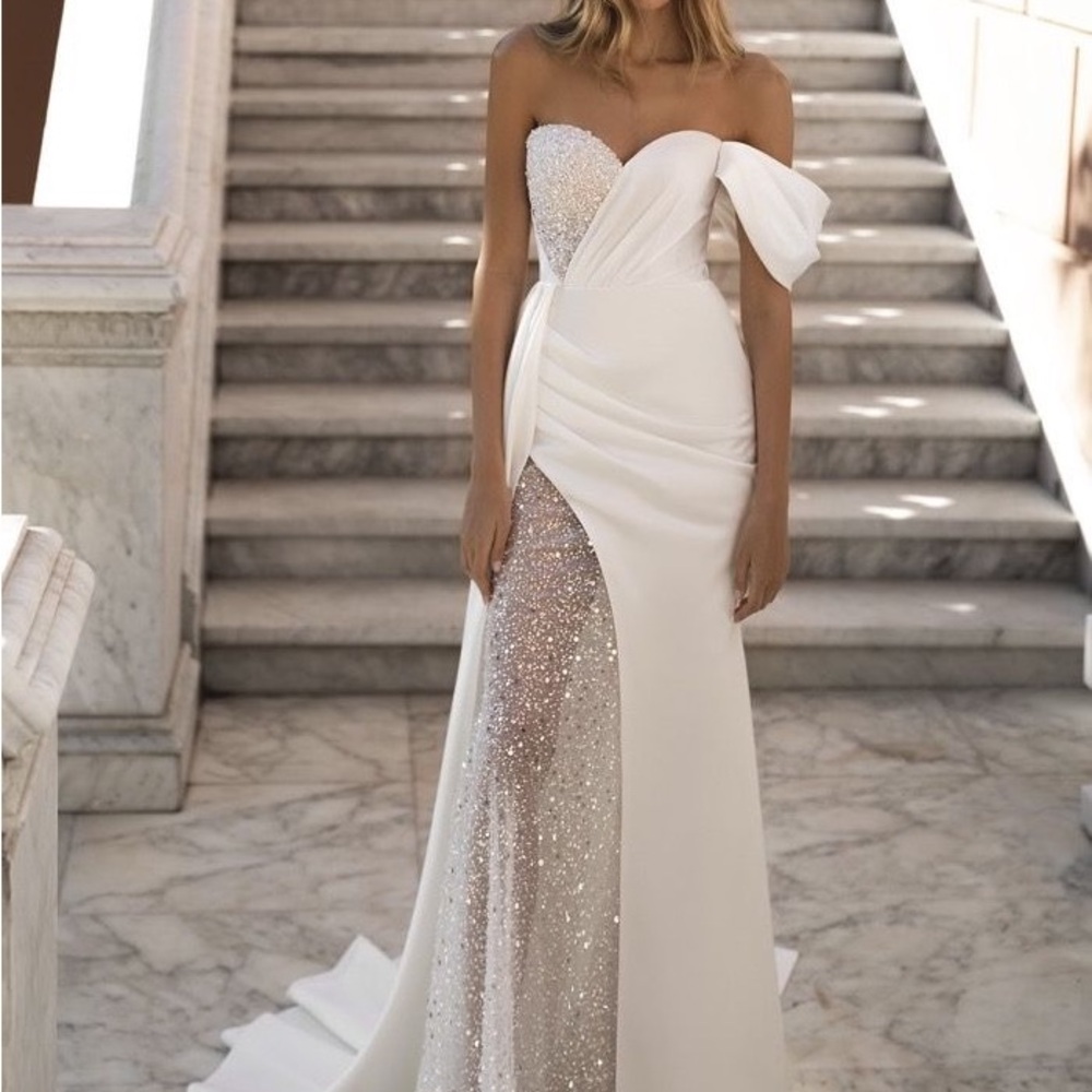 NEW w/ tags Off-Shoulder sexy satin sequin Wedding Dress Armonia Constantina